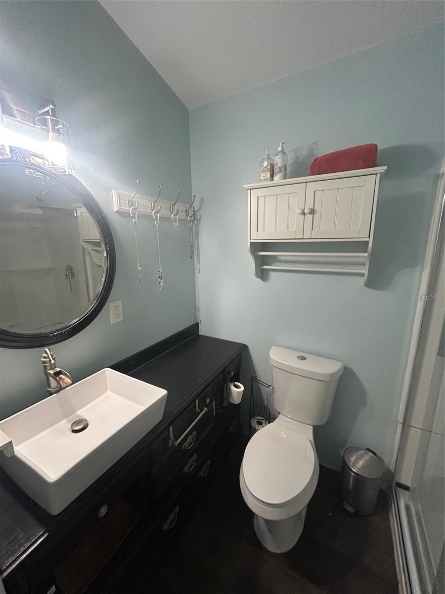 Image 6 of 11 For 483 Lakeview Drive