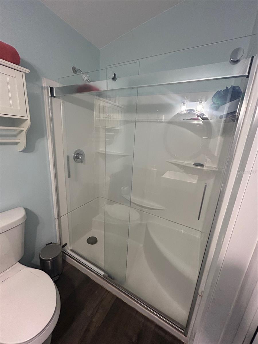 Image 7 of 11 For 483 Lakeview Drive