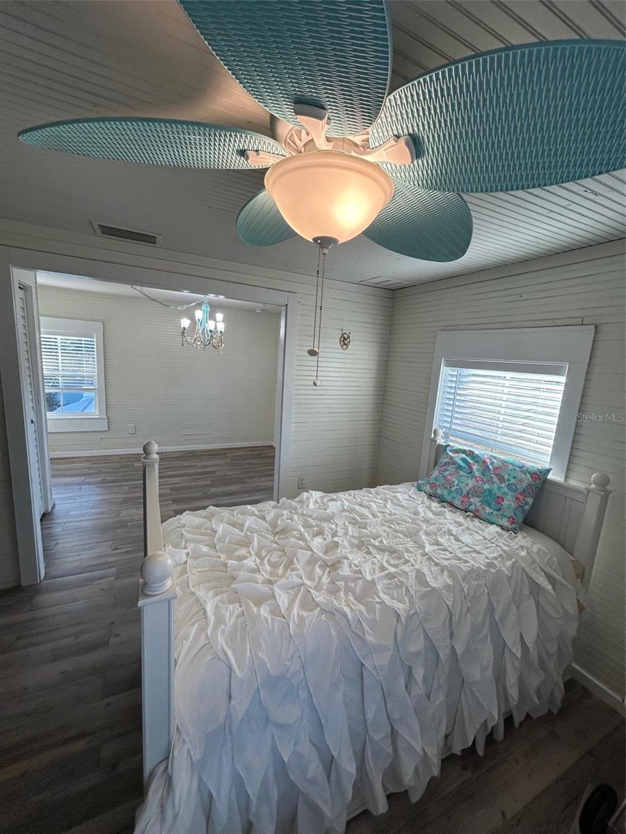 Image 9 of 11 For 483 Lakeview Drive