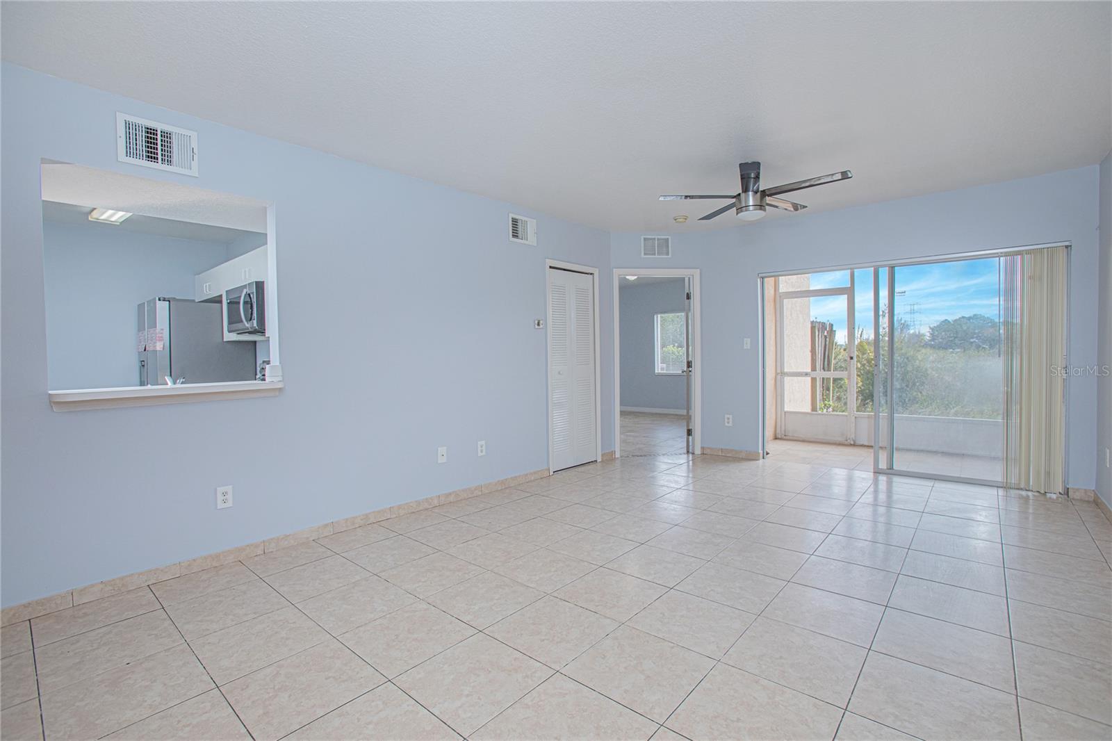 Image 16 of 31 For 522 Villa Del Sol Circle 102