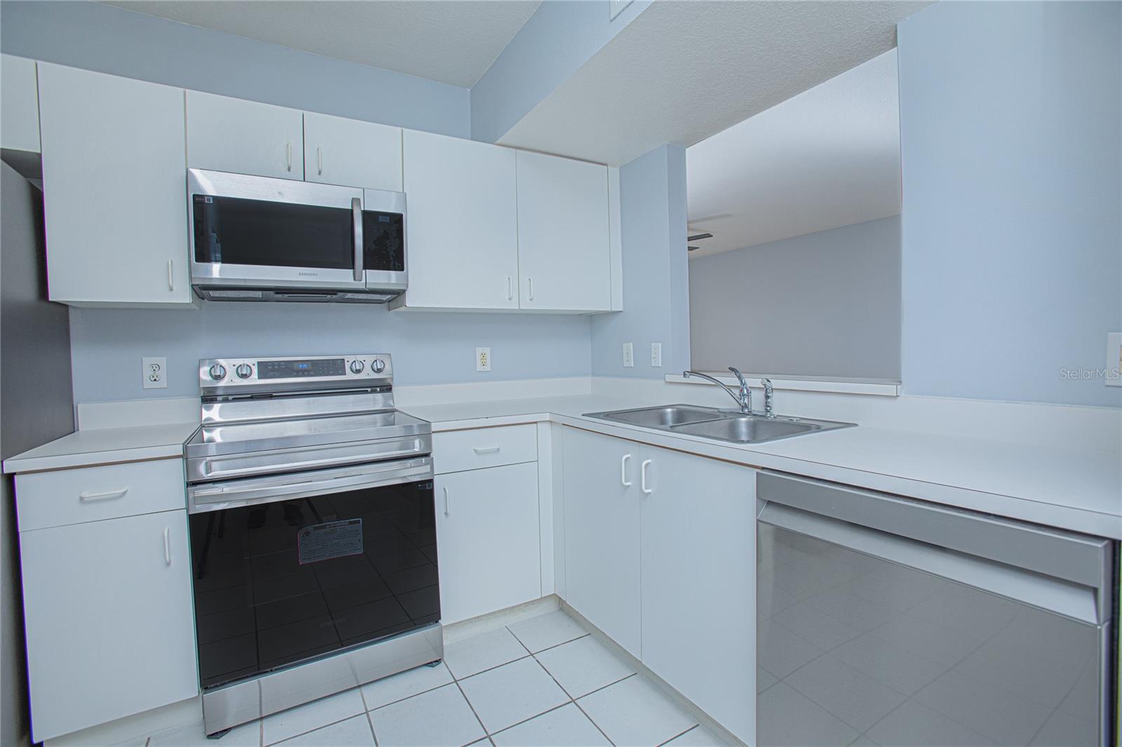 Image 25 of 31 For 522 Villa Del Sol Circle 102