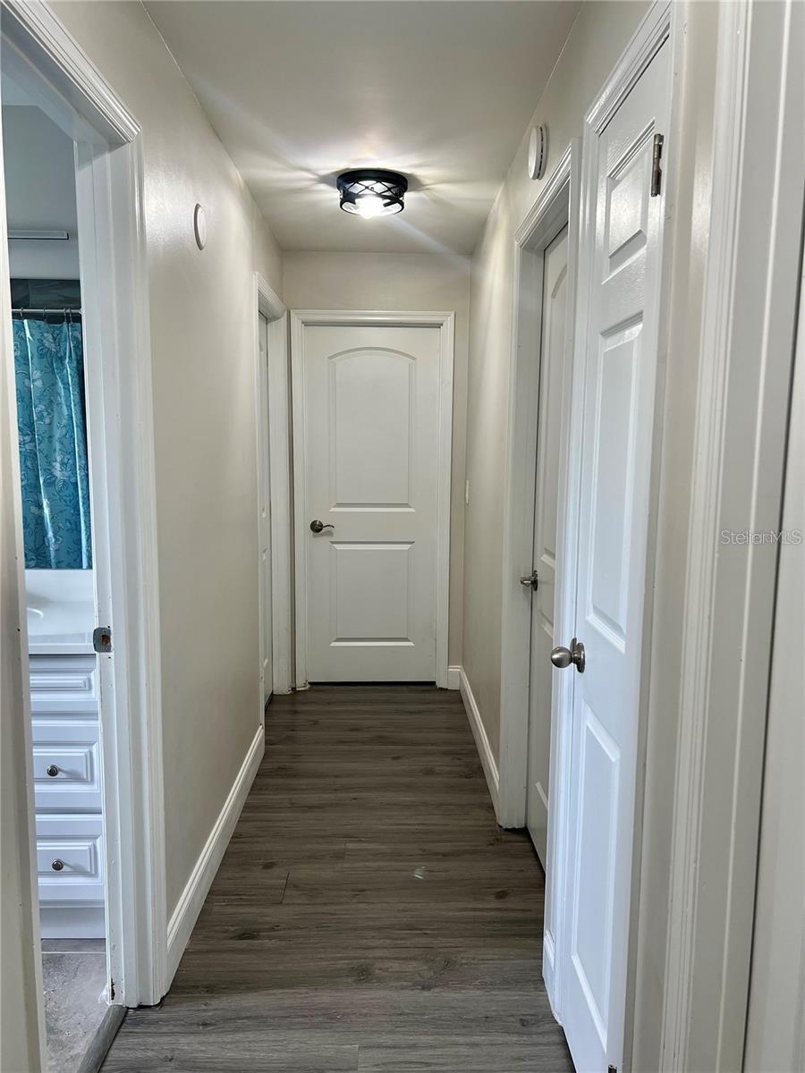 Image 15 of 41 For 1052 Manchester Circle