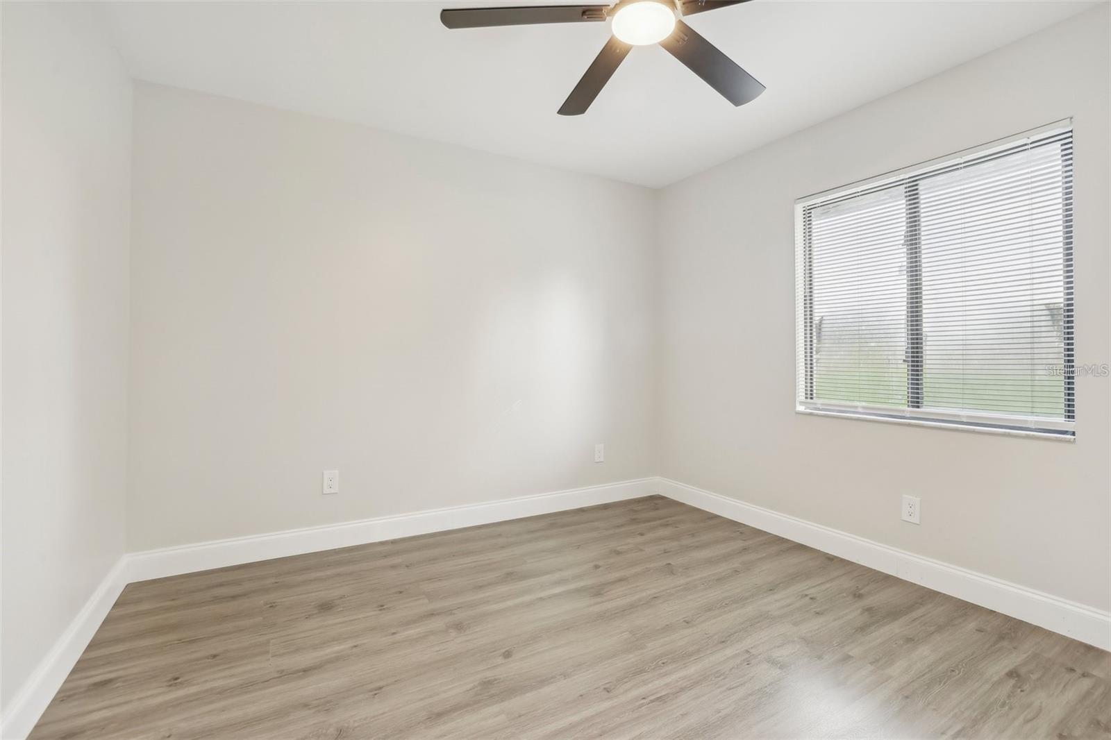 Image 16 of 41 For 1052 Manchester Circle