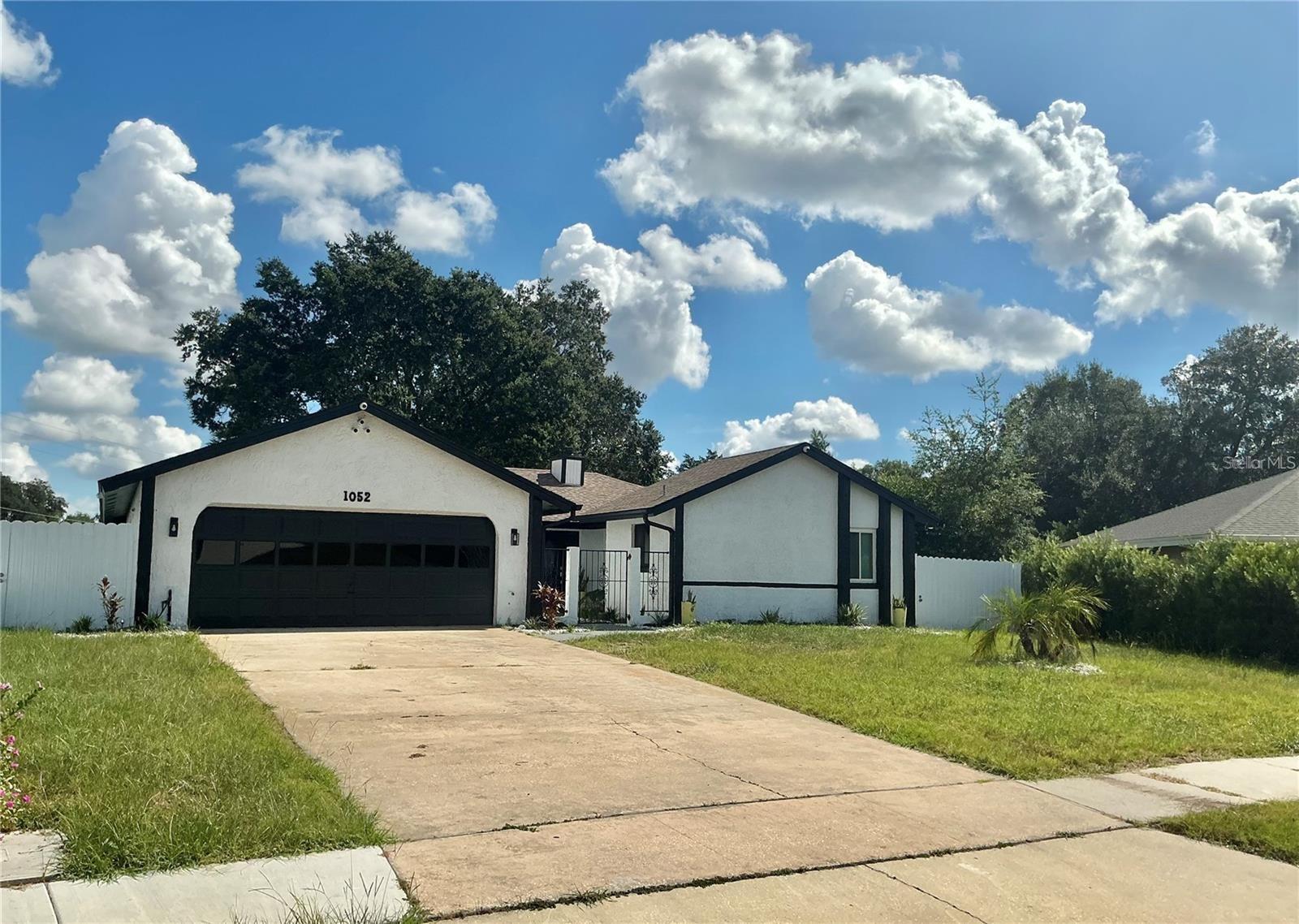 Image 3 of 41 For 1052 Manchester Circle