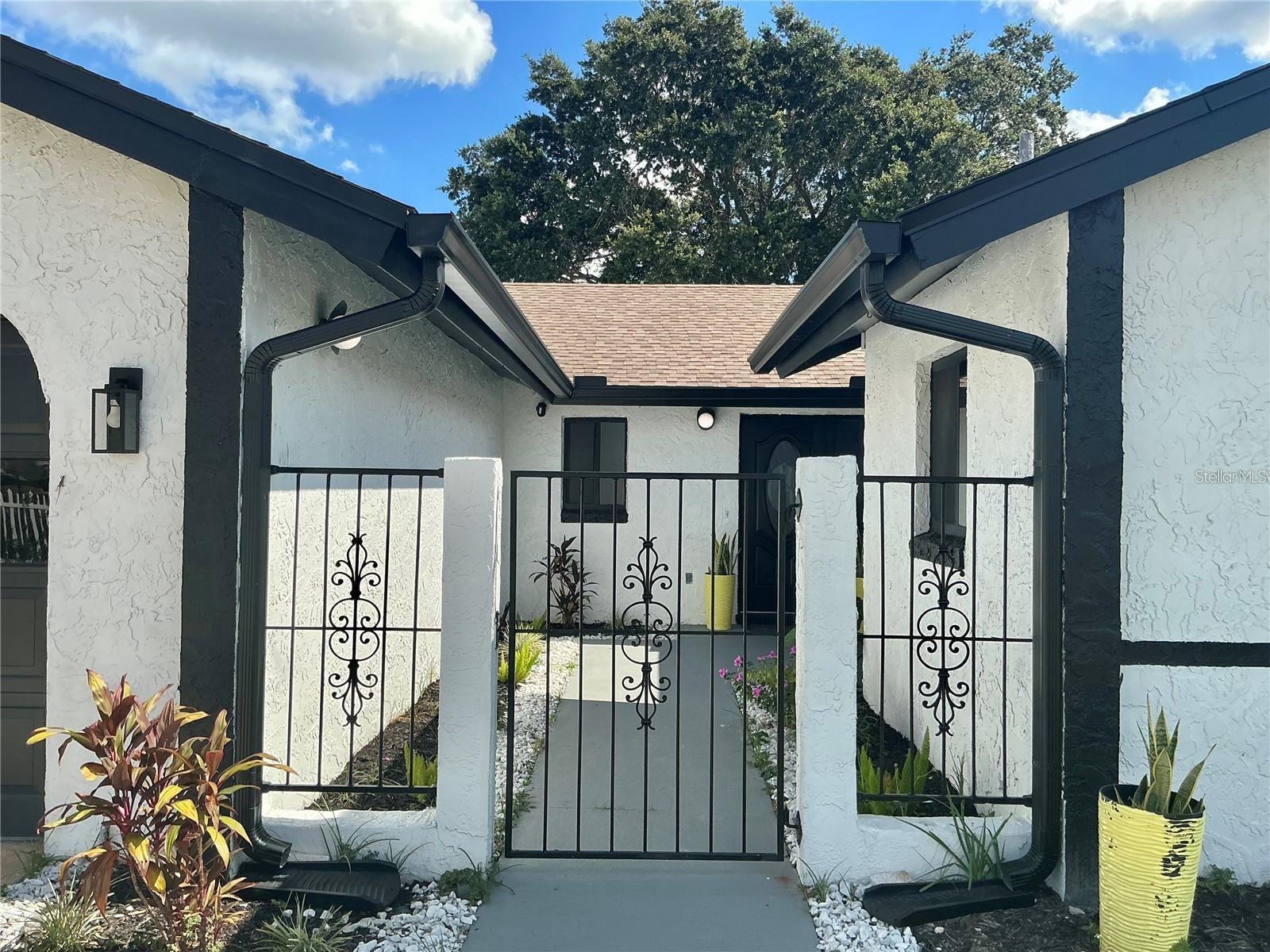 Image 4 of 41 For 1052 Manchester Circle