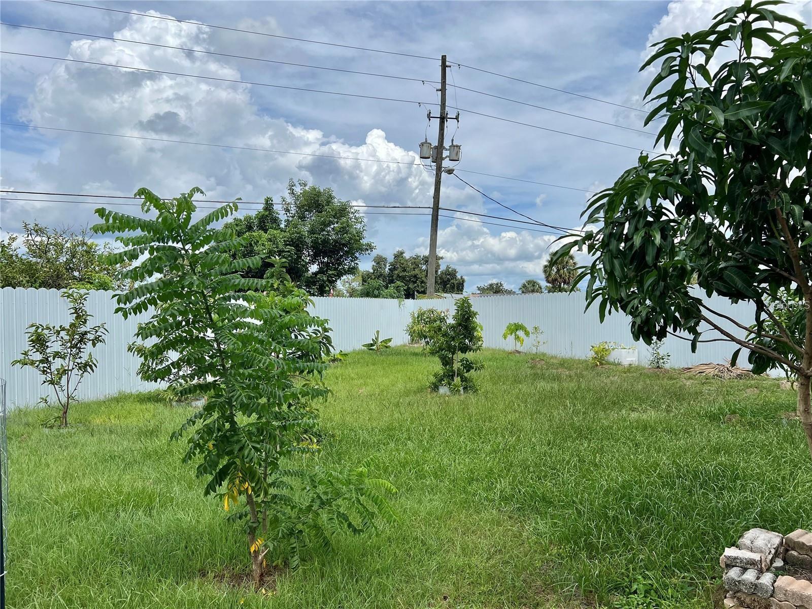 Image 40 of 41 For 1052 Manchester Circle