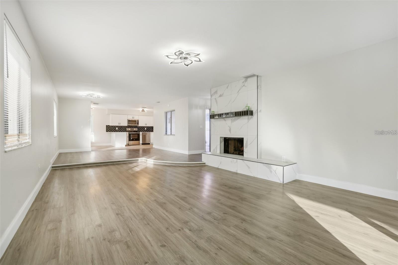 Image 6 of 41 For 1052 Manchester Circle