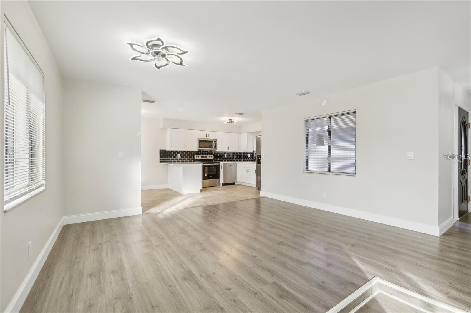 Image 9 of 41 For 1052 Manchester Circle