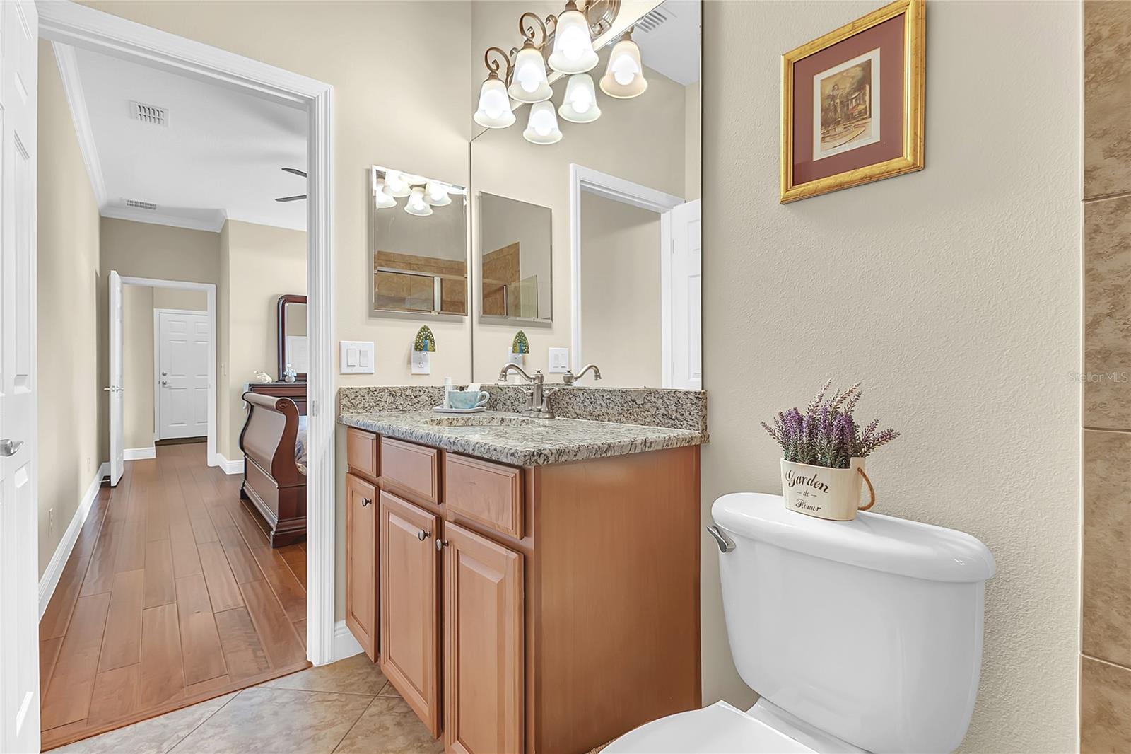 Image 21 of 38 For 877 Strathmore Drive