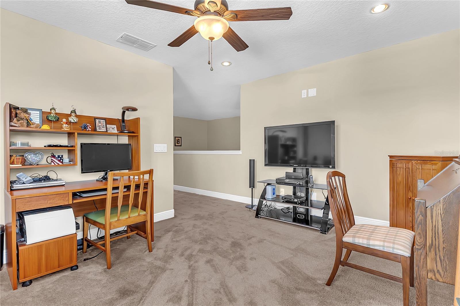 Image 24 of 38 For 877 Strathmore Drive