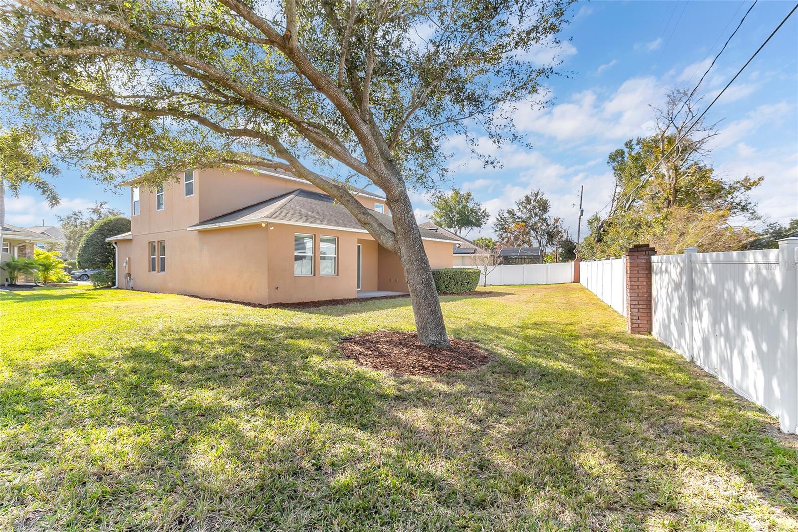 Image 6 of 38 For 877 Strathmore Drive