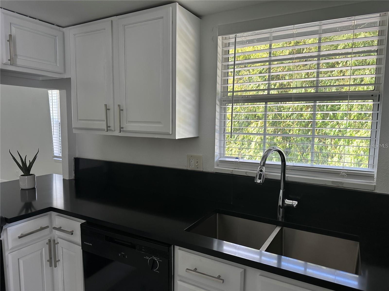 Image 11 of 28 For 1000 Semoran Boulevard 116