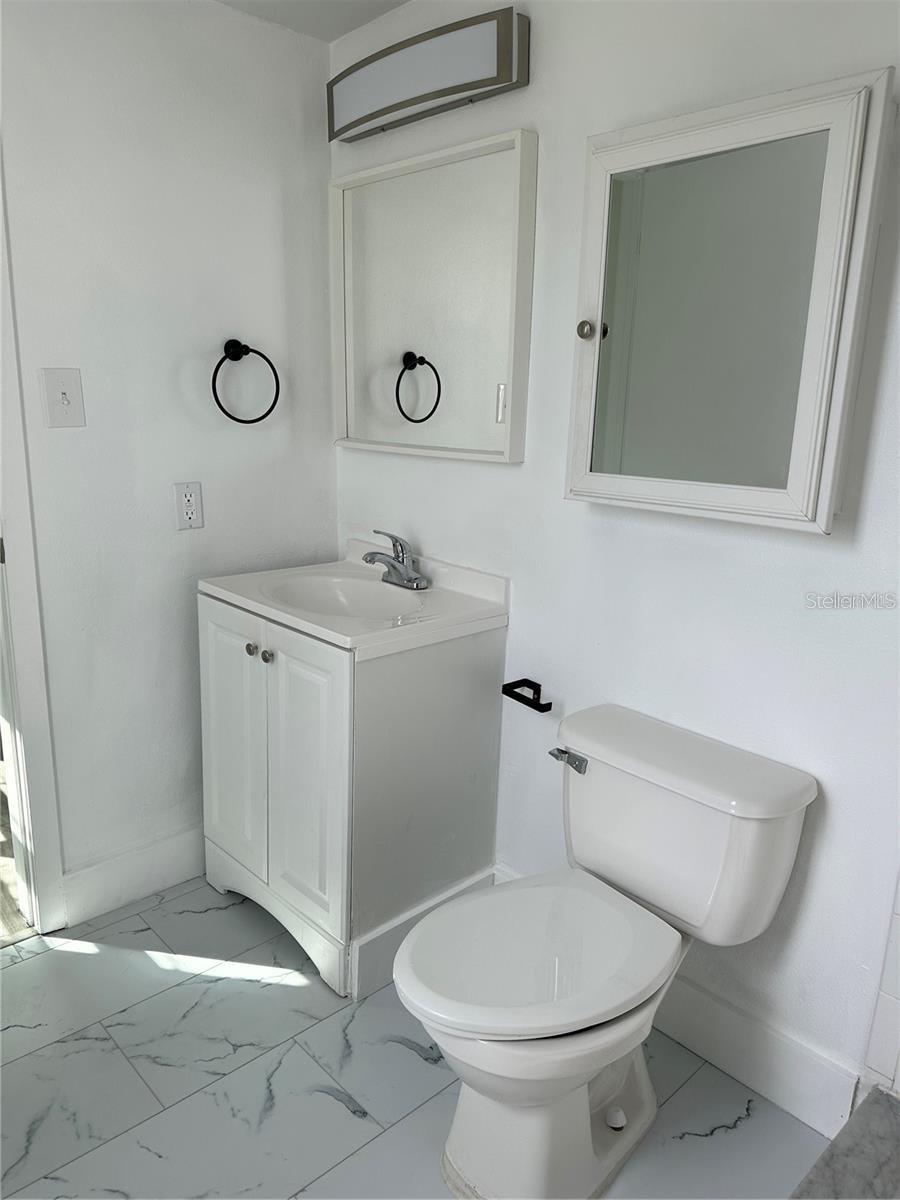 Image 17 of 28 For 1000 Semoran Boulevard 116