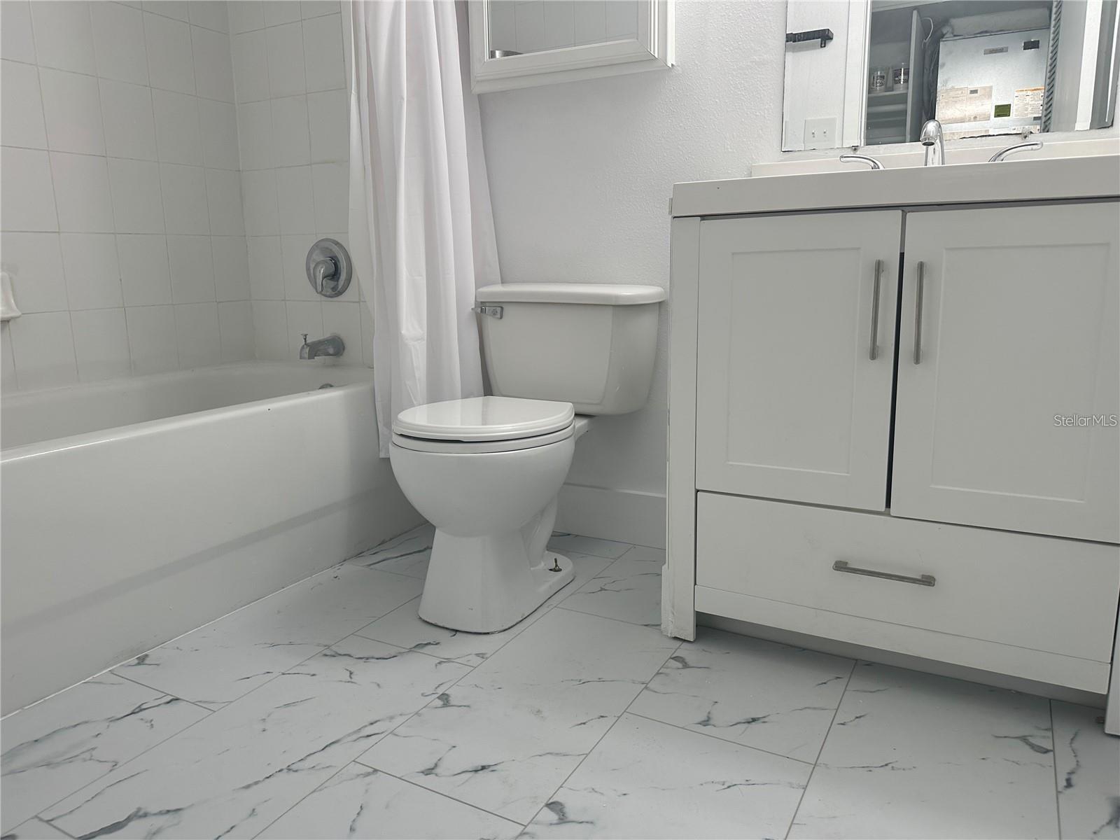 Image 20 of 28 For 1000 Semoran Boulevard 116