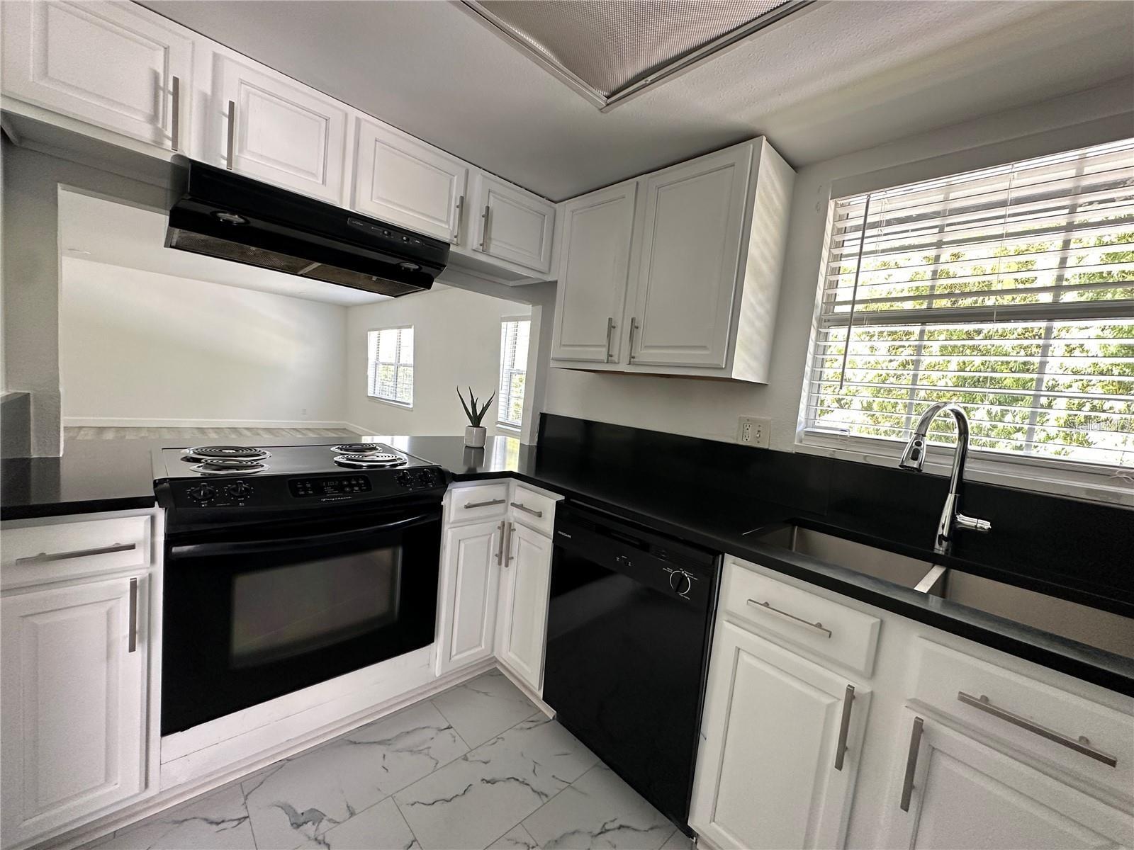 Image 9 of 28 For 1000 Semoran Boulevard 116