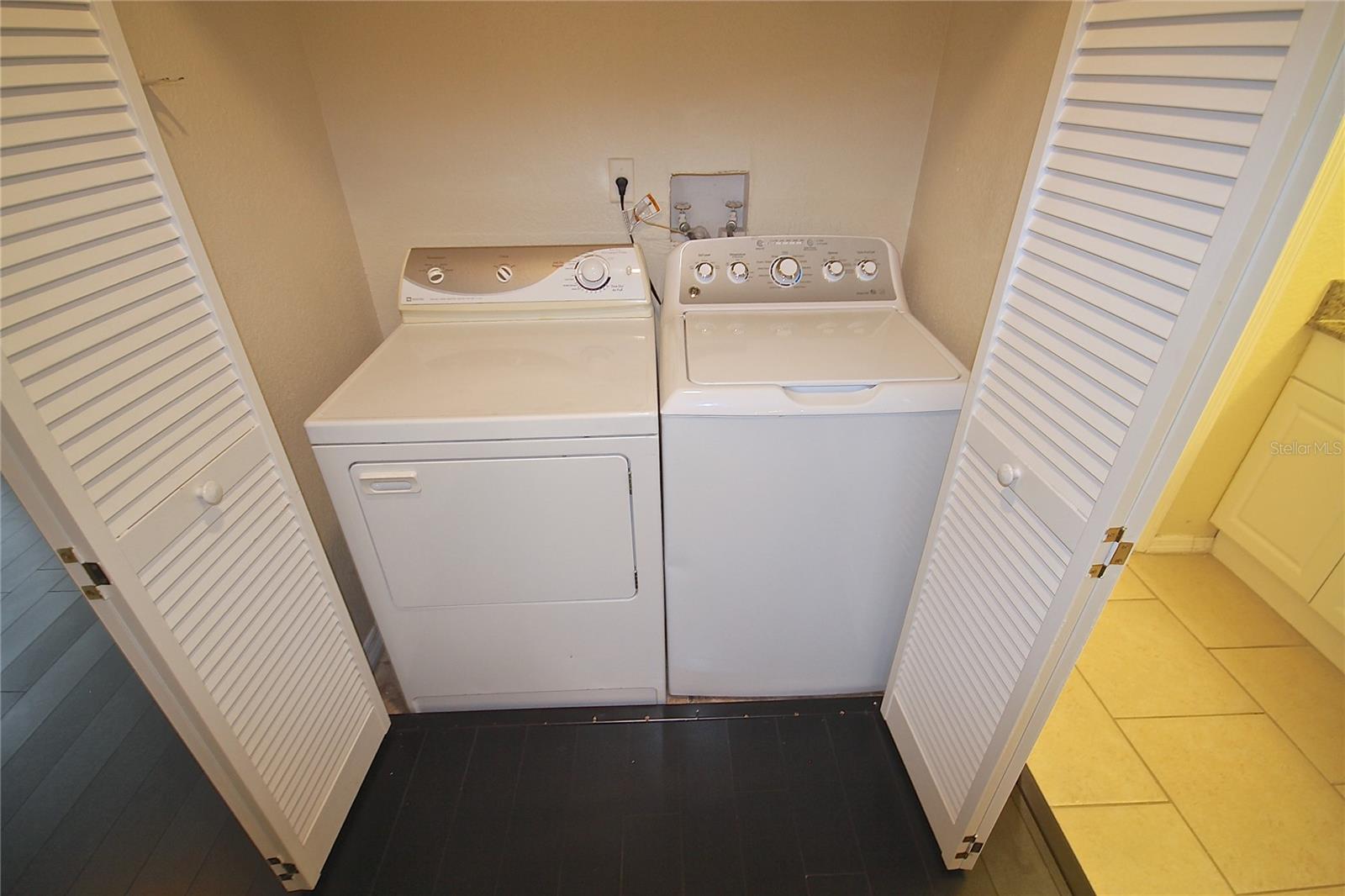 Image 21 of 27 For 2905 Antique Oaks Circle 4