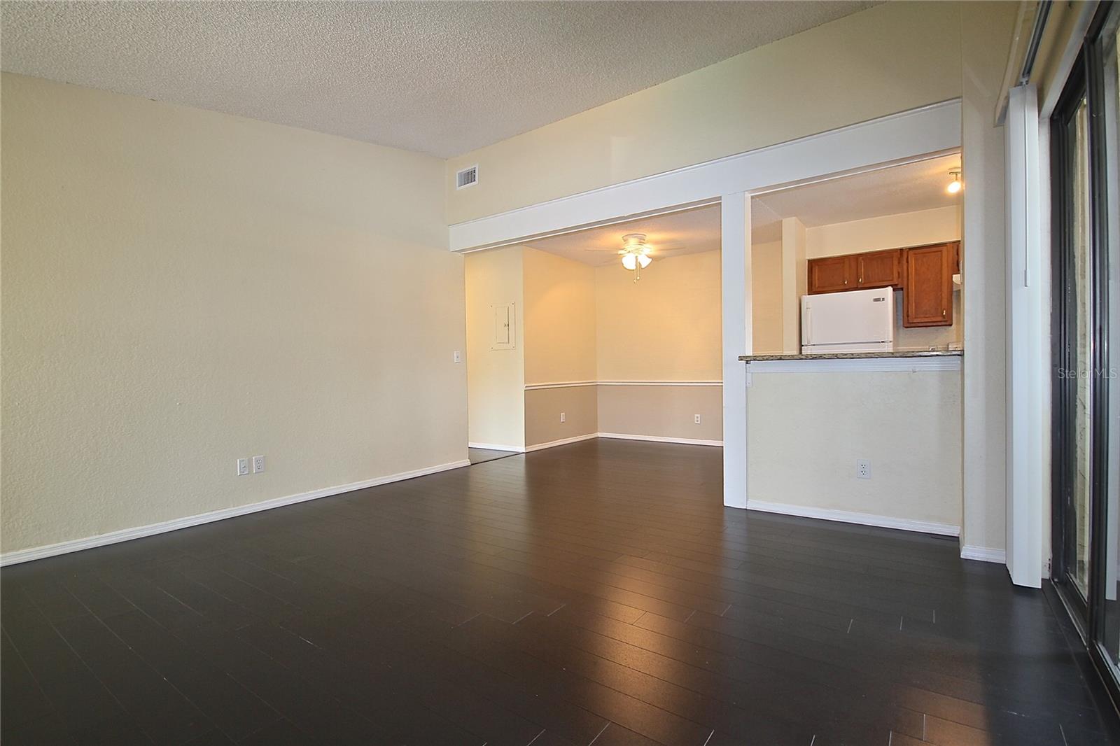 Image 5 of 27 For 2905 Antique Oaks Circle 4