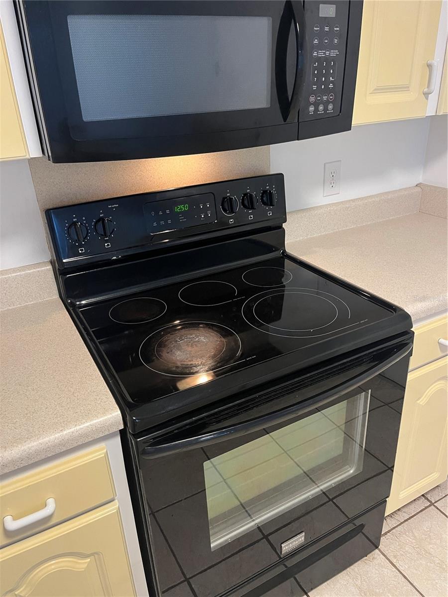 Image 7 of 18 For 10108 Bluff Court