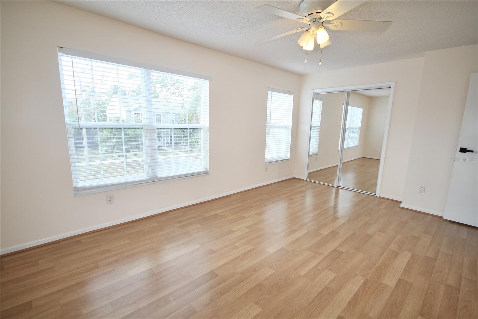 Image 13 of 25 For 4419 Brook Hollow Circle