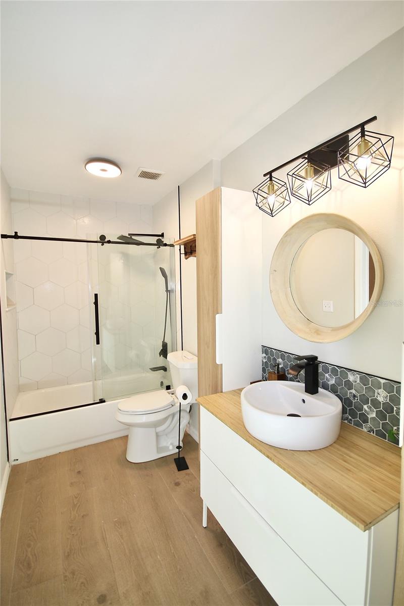 Image 15 of 25 For 4419 Brook Hollow Circle