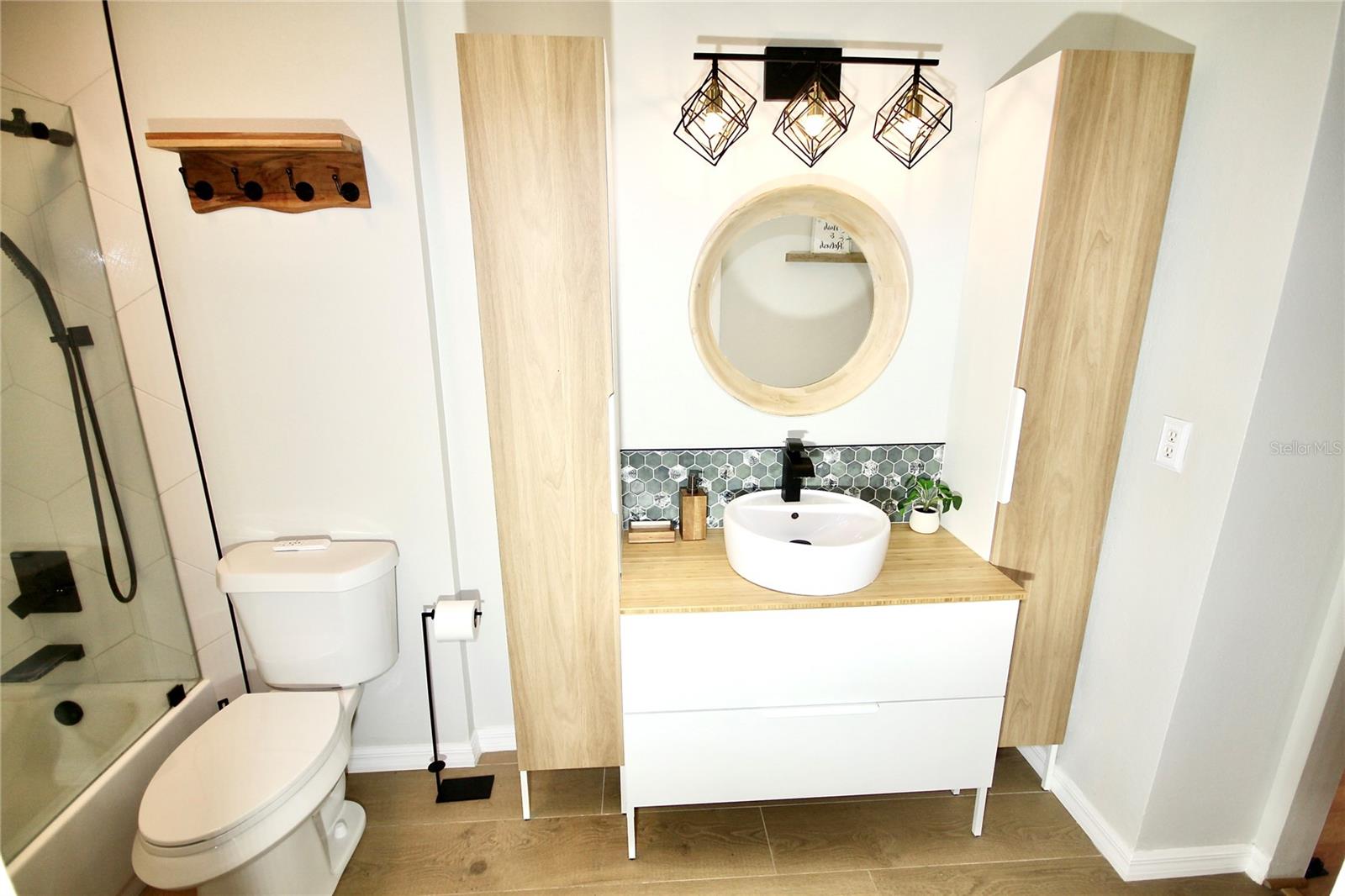 Image 16 of 25 For 4419 Brook Hollow Circle