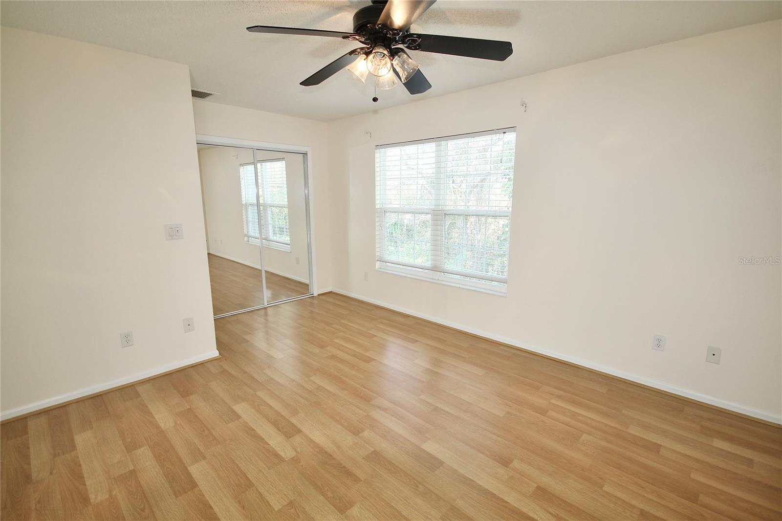 Image 19 of 25 For 4419 Brook Hollow Circle