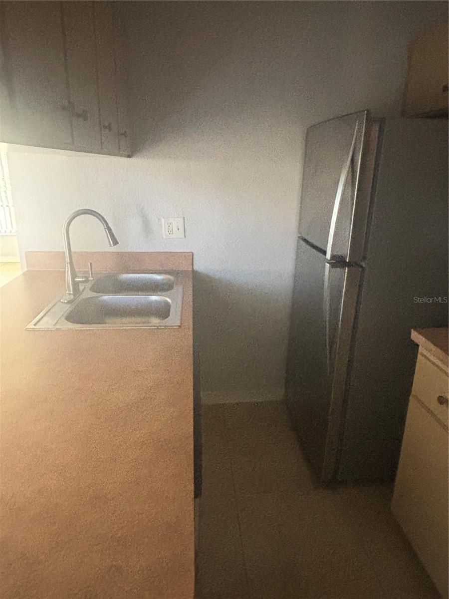 Image 5 of 9 For 327 Dundee Drive