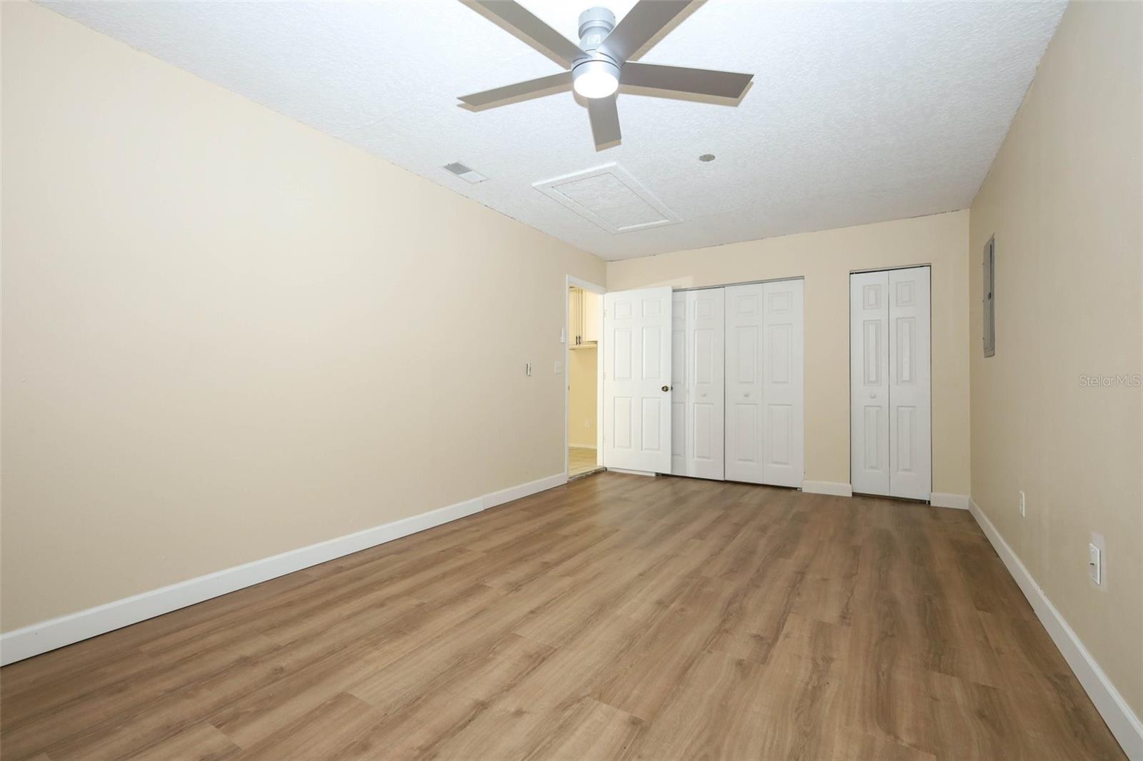 Image 13 of 21 For 411 Gardenia Drive