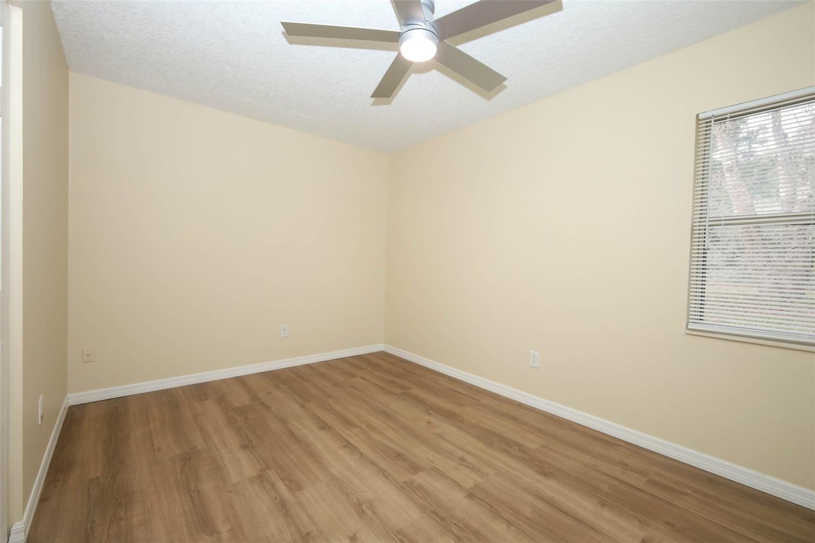 Image 14 of 21 For 411 Gardenia Drive