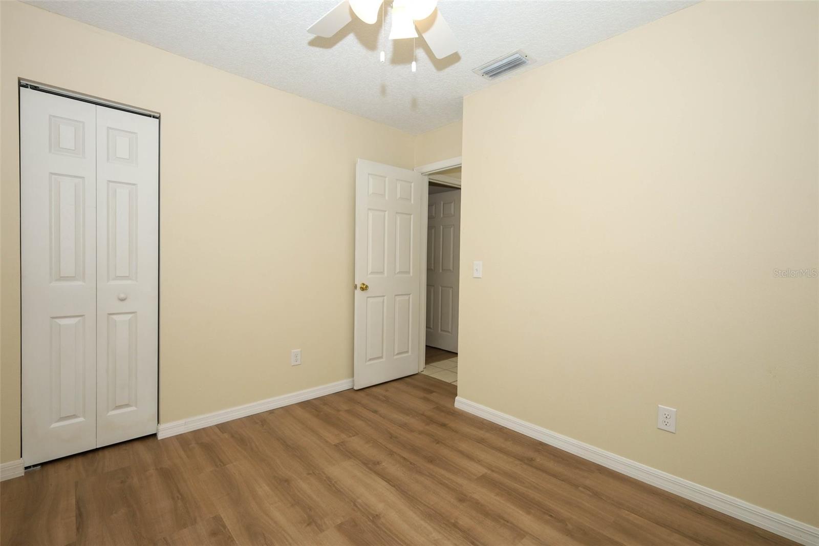 Image 16 of 21 For 411 Gardenia Drive