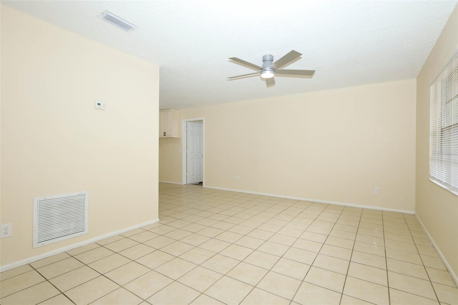 Image 4 of 21 For 411 Gardenia Drive