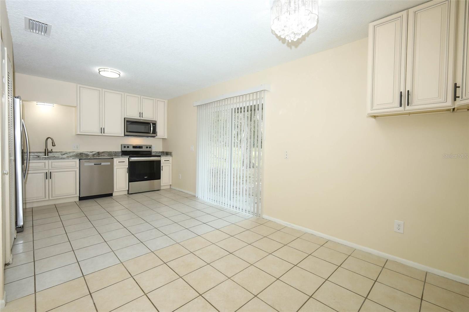 Image 6 of 21 For 411 Gardenia Drive