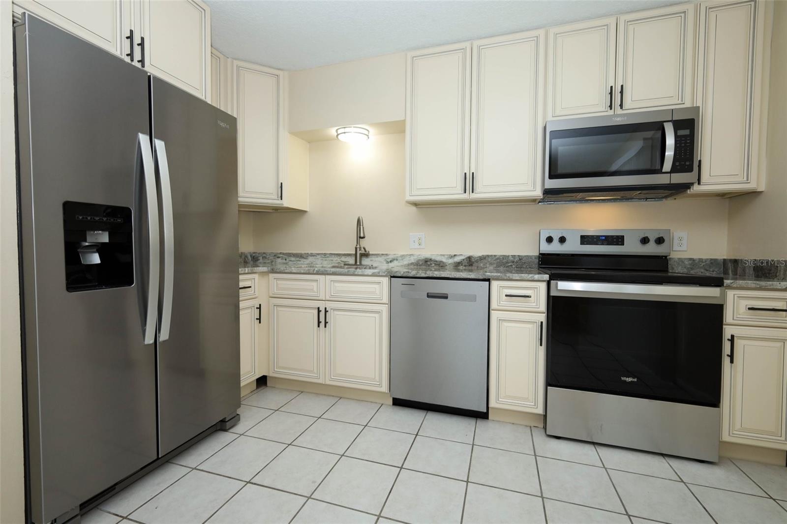 Image 8 of 21 For 411 Gardenia Drive