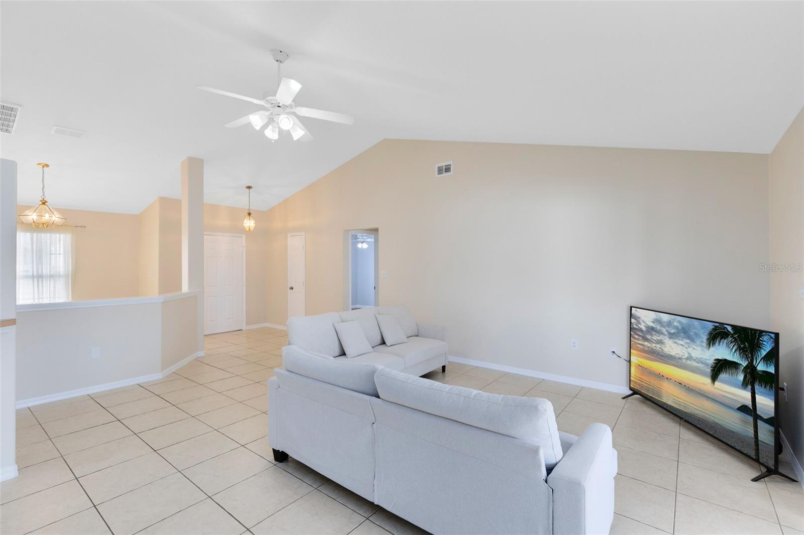 Image 10 of 28 For 137 Country Lakes Circle