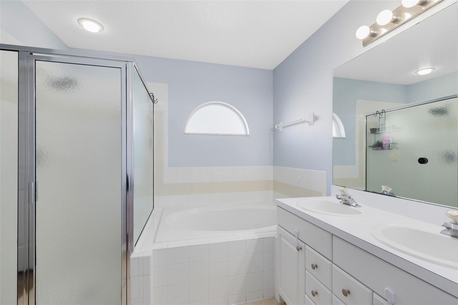 Image 14 of 28 For 137 Country Lakes Circle