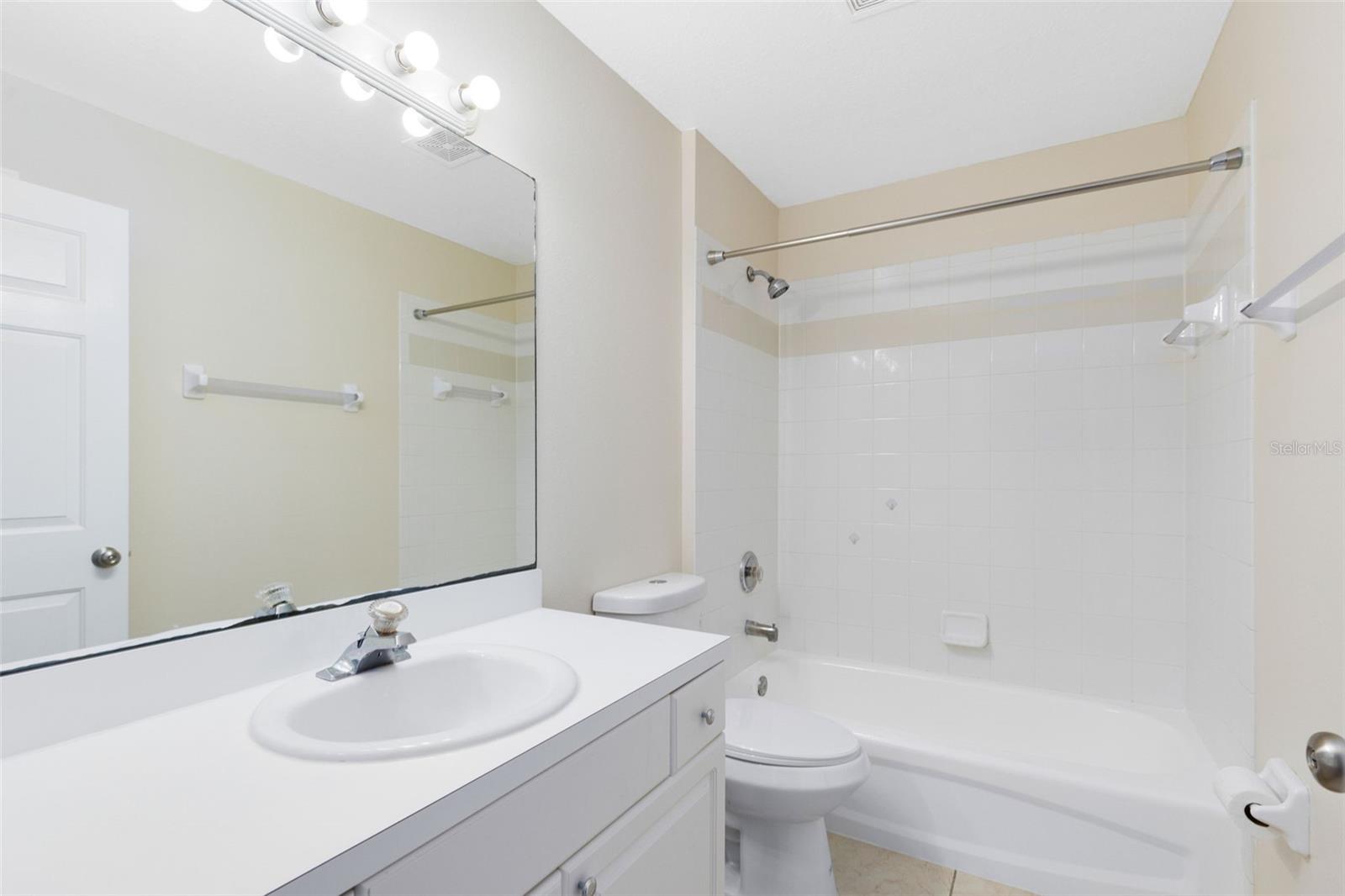 Image 16 of 28 For 137 Country Lakes Circle