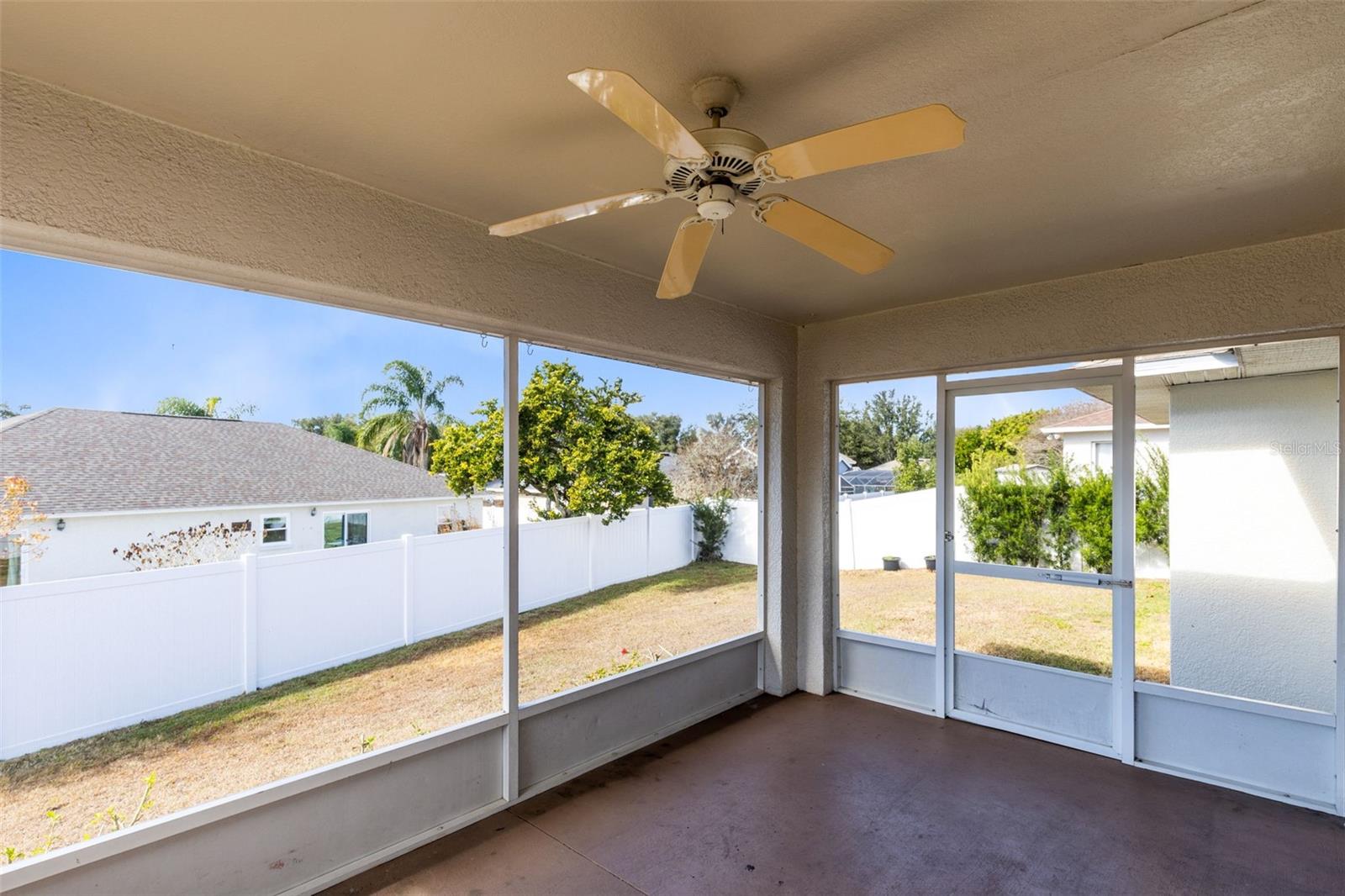 Image 19 of 28 For 137 Country Lakes Circle