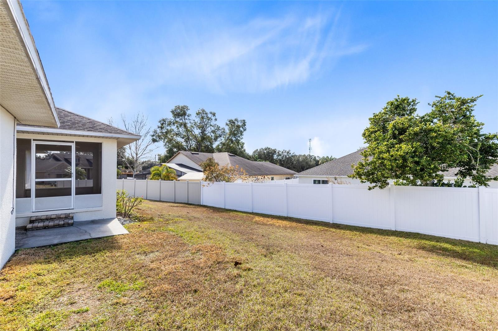 Image 21 of 28 For 137 Country Lakes Circle