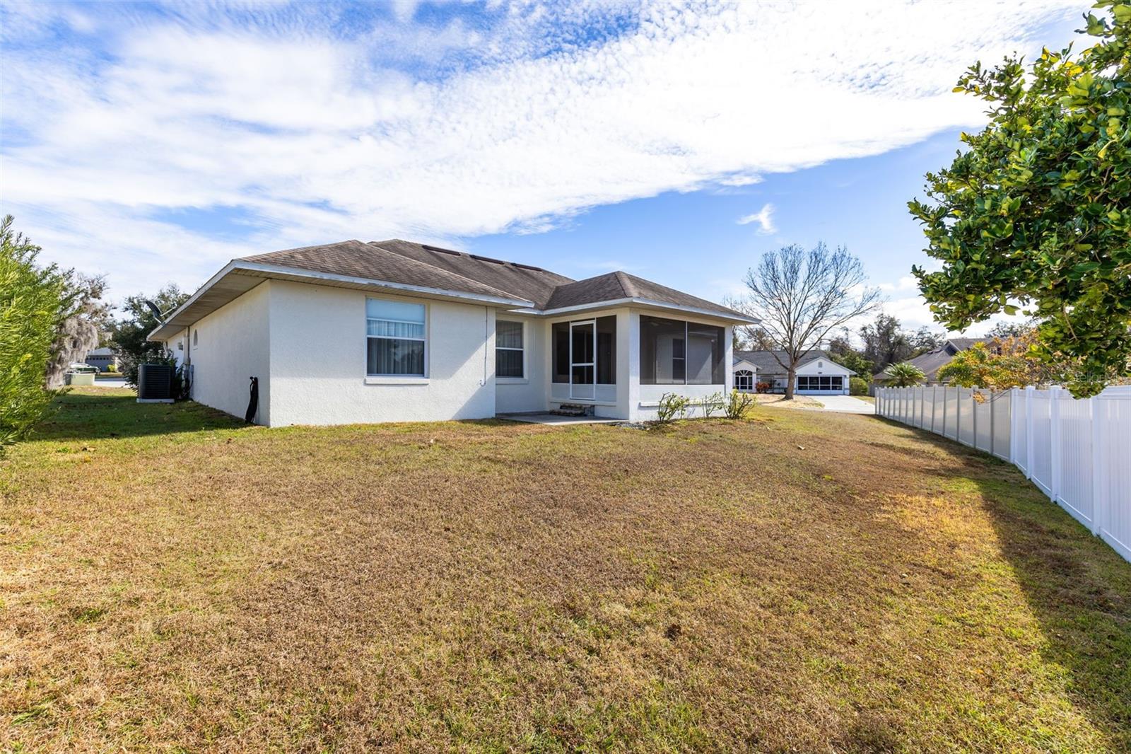 Image 22 of 28 For 137 Country Lakes Circle