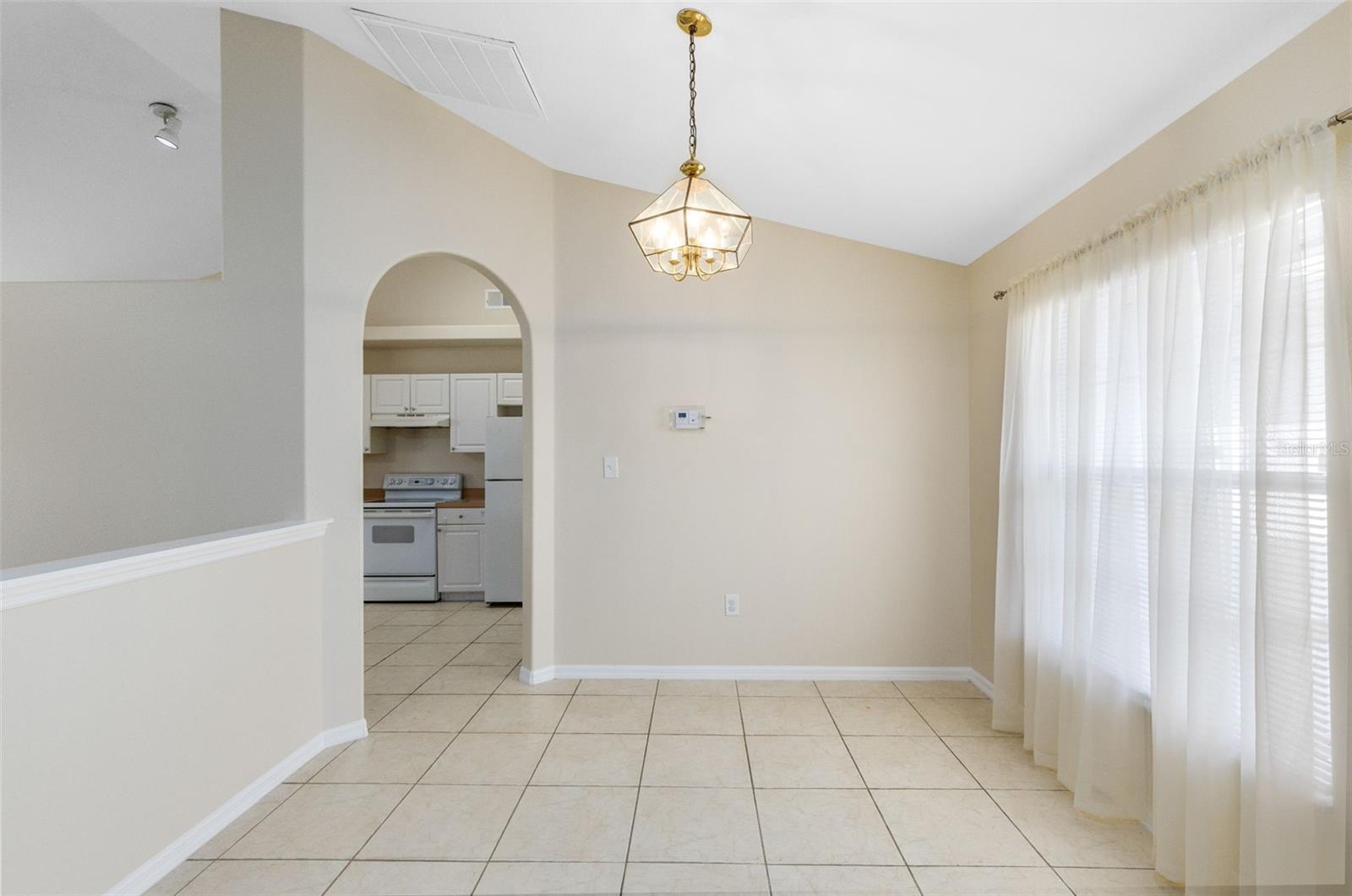 Image 3 of 28 For 137 Country Lakes Circle