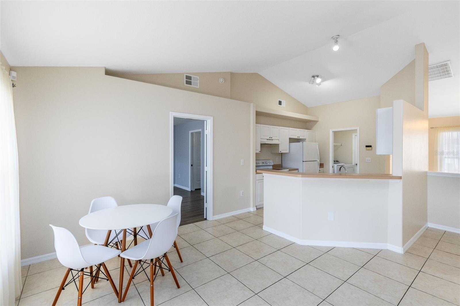 Image 6 of 28 For 137 Country Lakes Circle