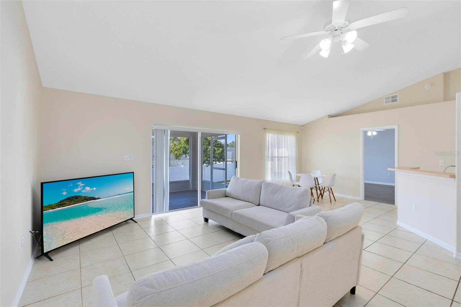 Image 9 of 28 For 137 Country Lakes Circle