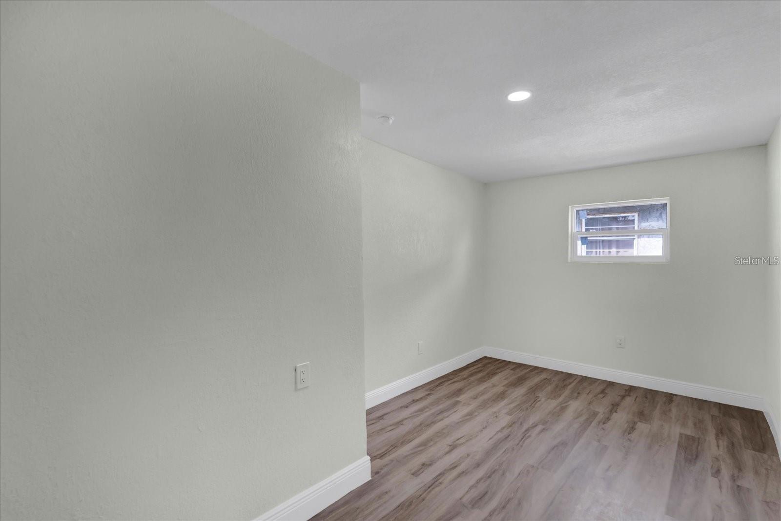 Image 18 of 28 For 1240 Moton Avenue