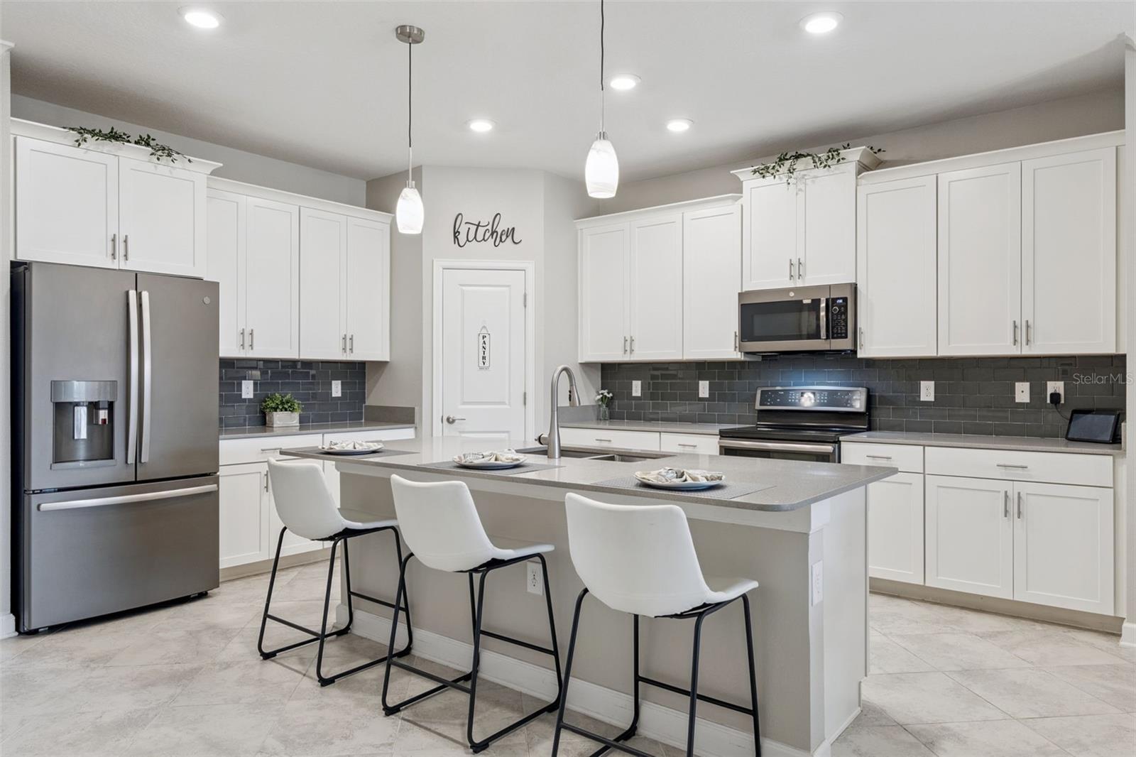 Image 10 of 48 For 11928 Ampersand Drive