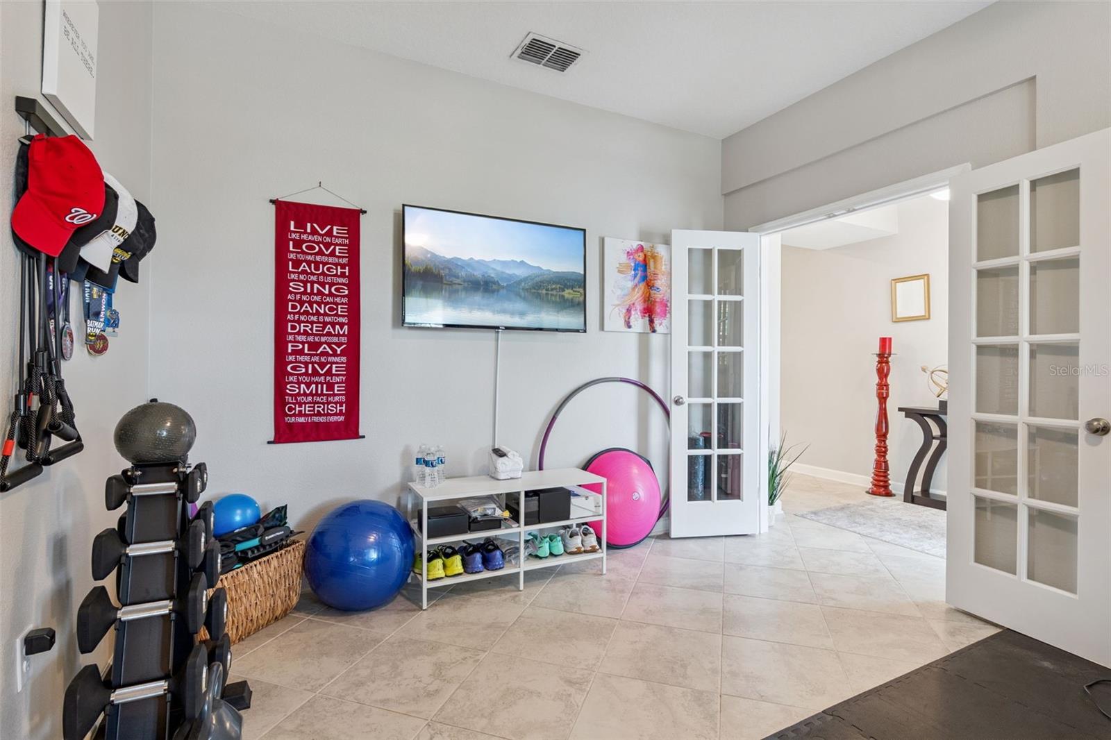 Image 17 of 48 For 11928 Ampersand Drive