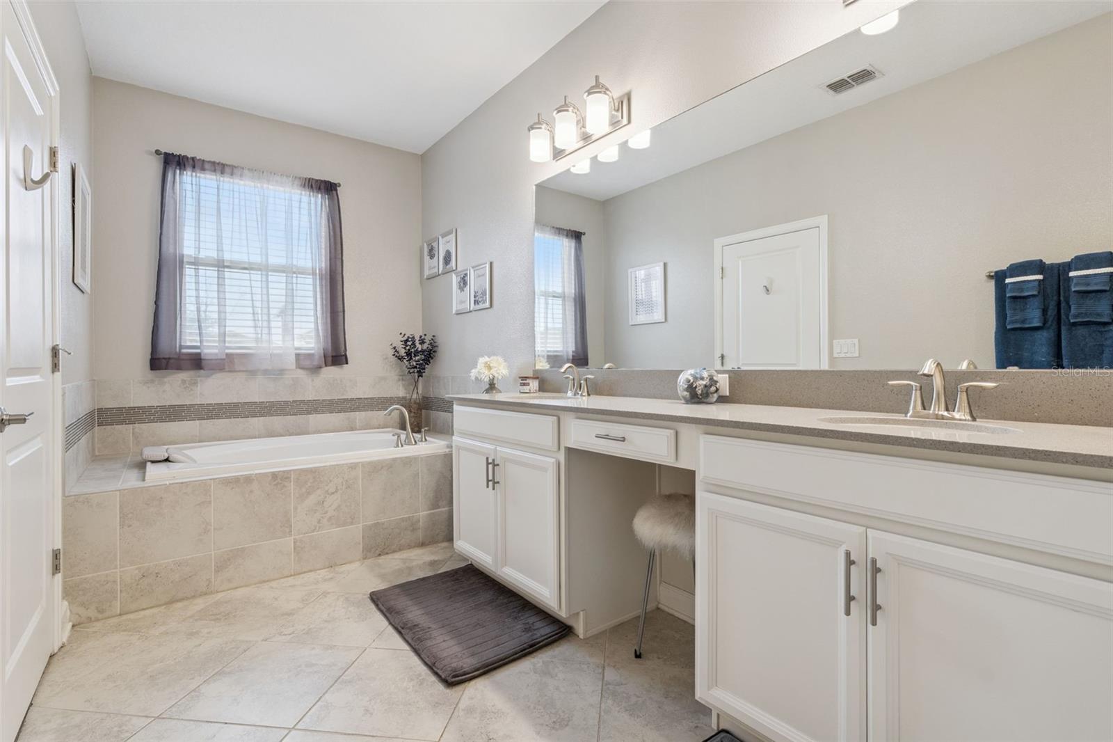 Image 23 of 48 For 11928 Ampersand Drive