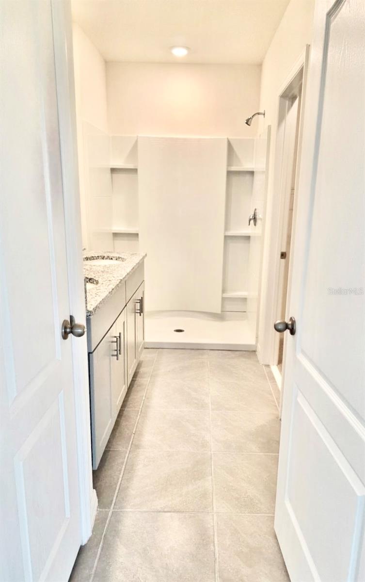 Image 4 of 14 For 13 Bella Oaks Dr Drive