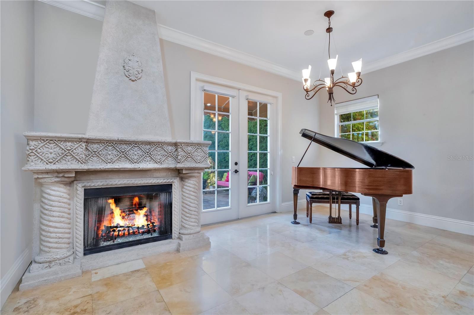 Image 22 of 82 For 280 Lake Brittany Court