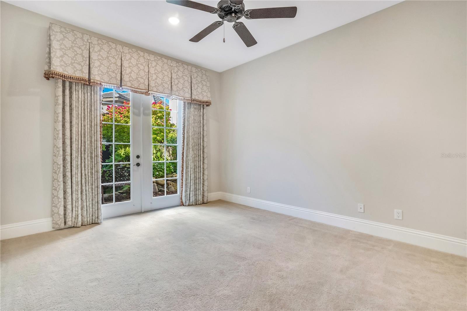 Image 32 of 82 For 280 Lake Brittany Court