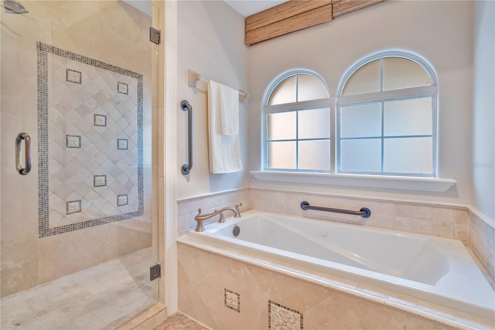 Image 48 of 82 For 280 Lake Brittany Court